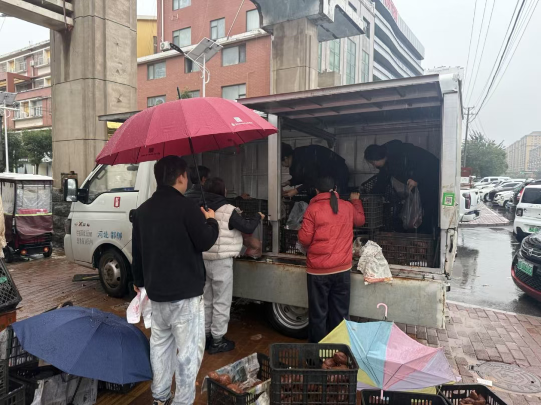 千元善款点燃爱心之火 魏县全城行动接力救助车祸夫妇